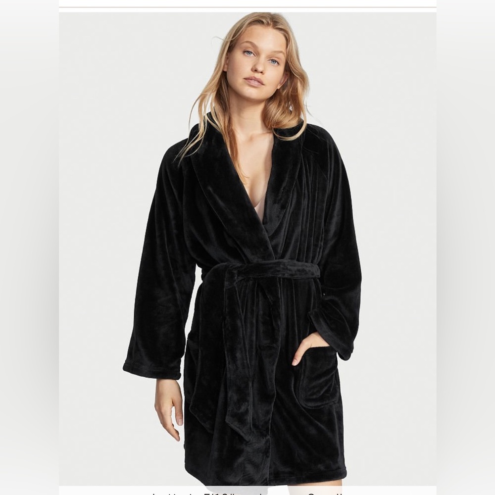 Victoria Secret Short Robe new with tags